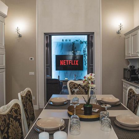 Belvedere Luxury Apartment, View On The Lucca Walls Екстериор снимка